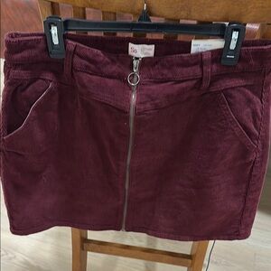 NWT So brand Burgundy Corduroy Mini Skirt with Zipper Juniors Size 17